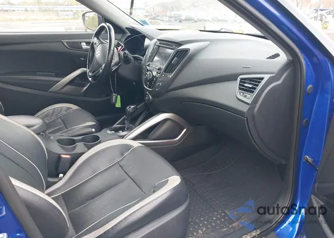 2015 Hyundai Veloster Turbo z USA, uszkodzony, nr VIN KMHTC6AE5FU224587